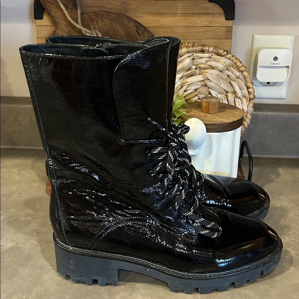 Donald J. Pliner Black Patent Crinkle Leather Combat Boots Sz 9.5